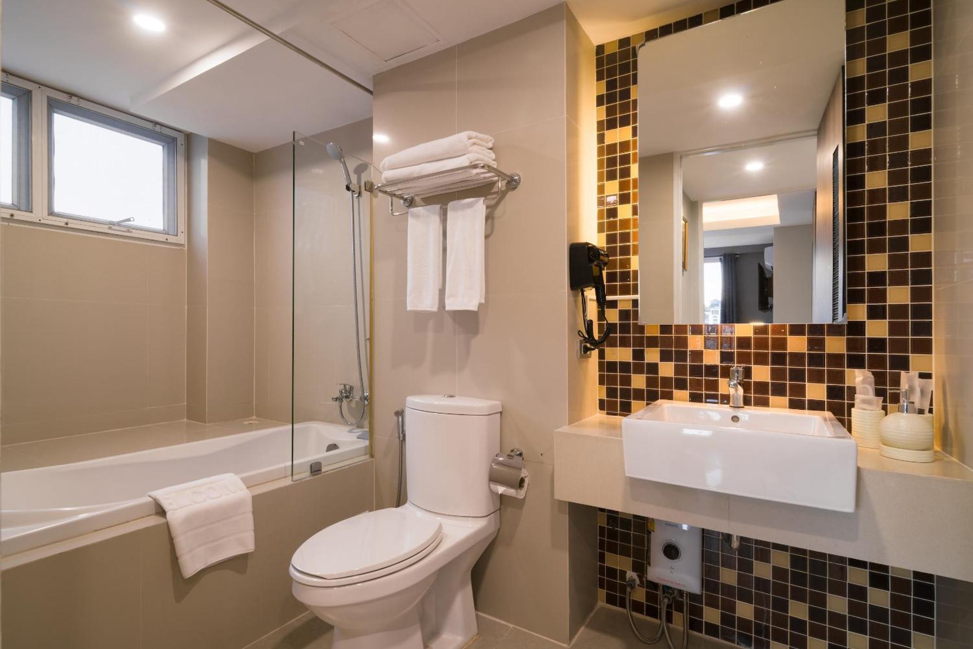 Aspira Suites Sukhumvit 20 バンコク都 エクステリア 写真
