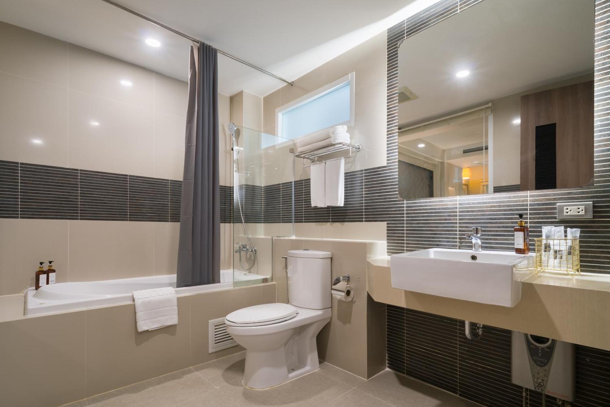 Aspira Suites Sukhumvit 20 バンコク都 エクステリア 写真